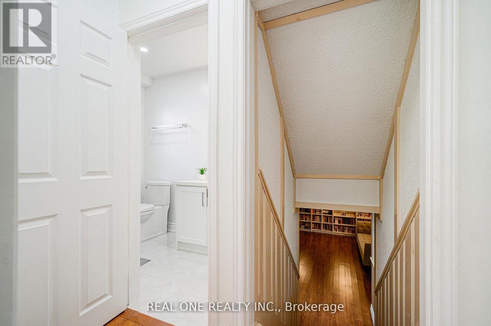 122 MARILAKE DRIVE - 39