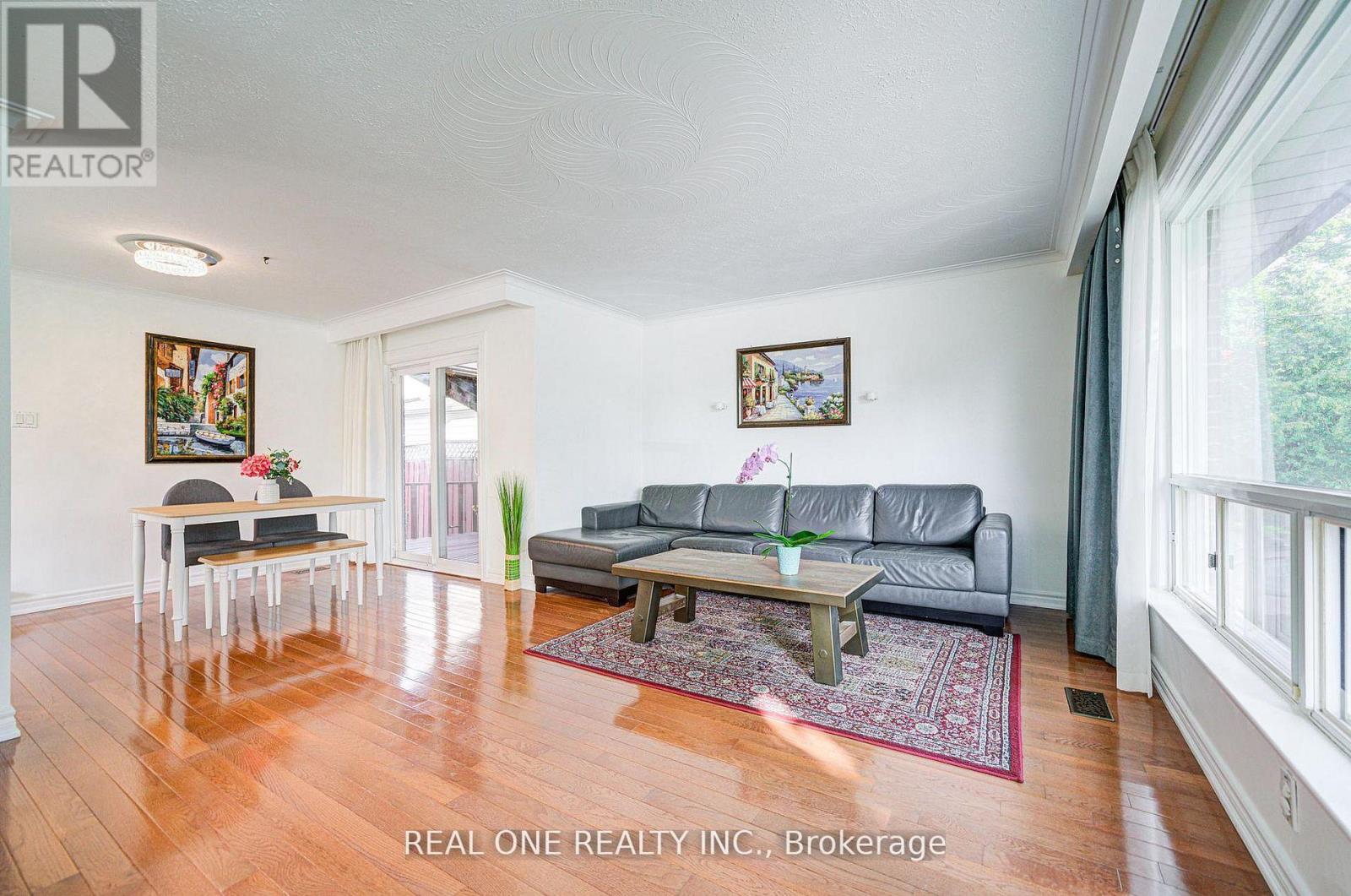 122 MARILAKE DRIVE - 6