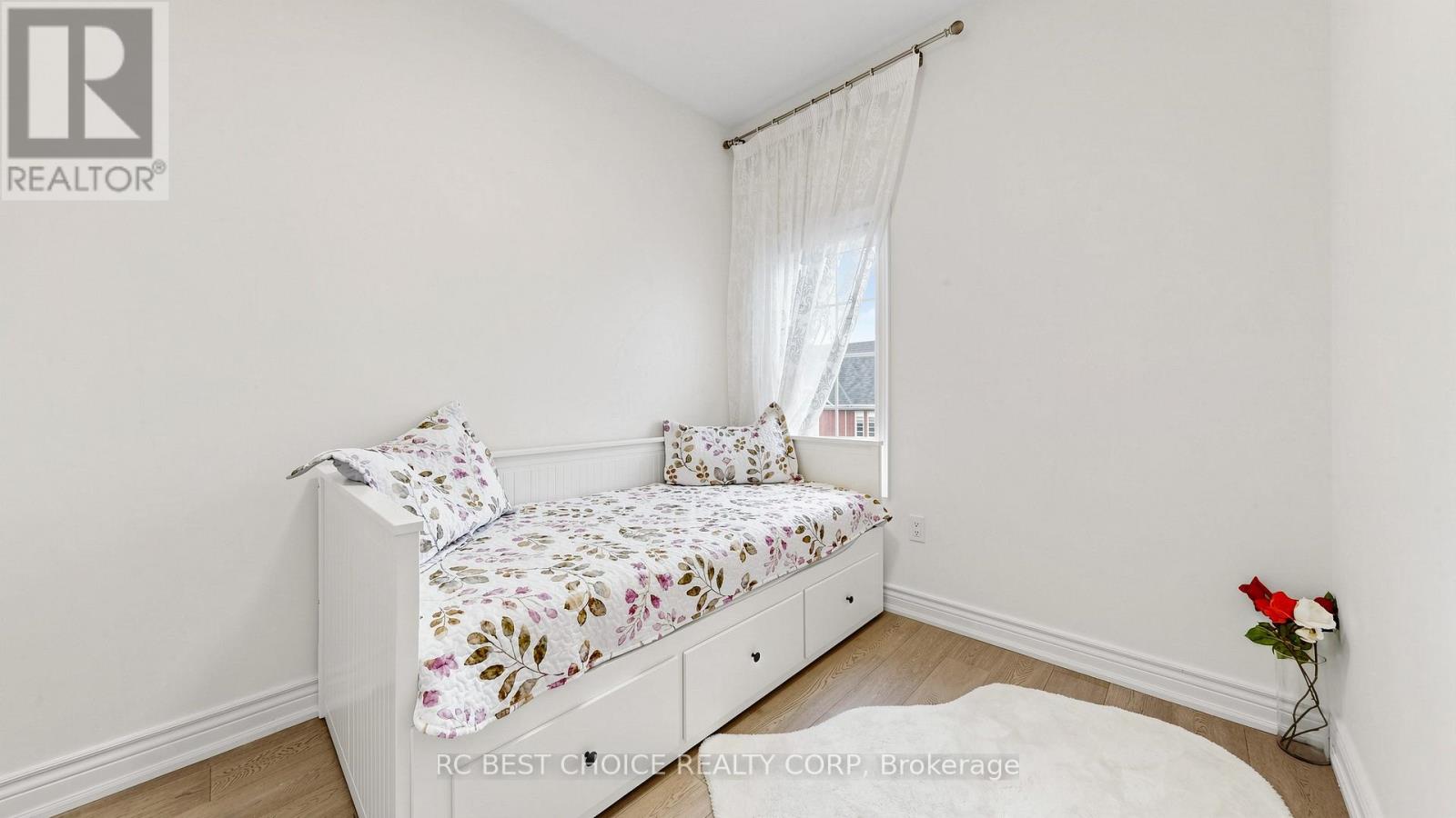 81 NESS DRIVE - 36