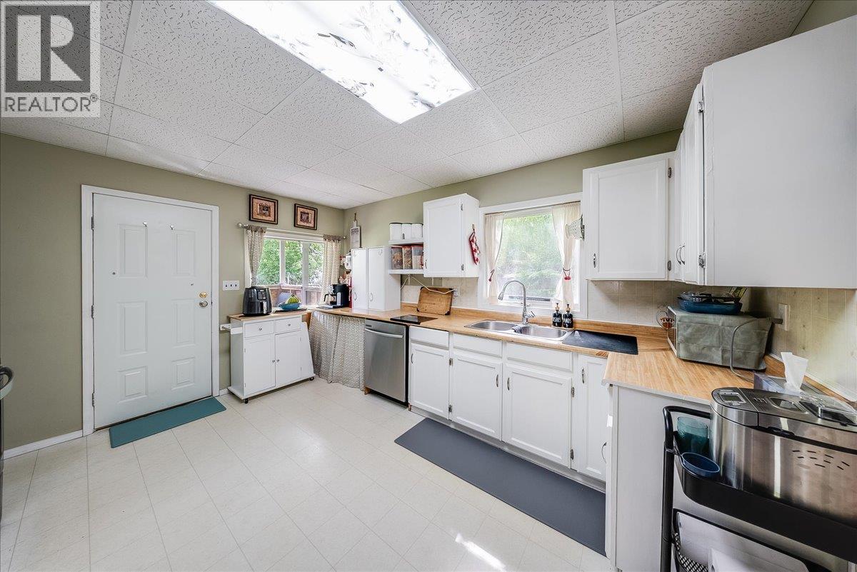 96 RESERVOIR Road - 11