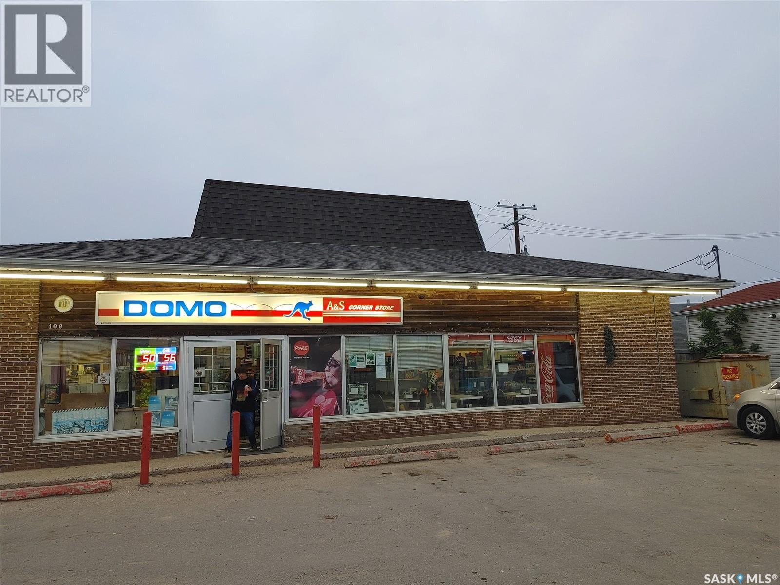 106 Main STREET W - photo 2