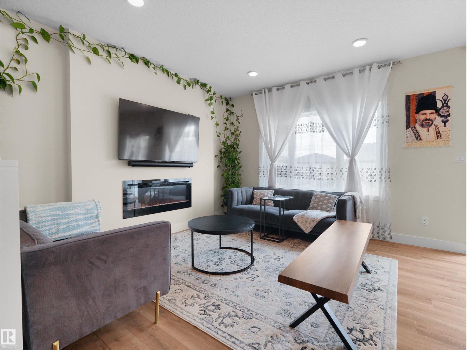 9923 222 ST NW - 15