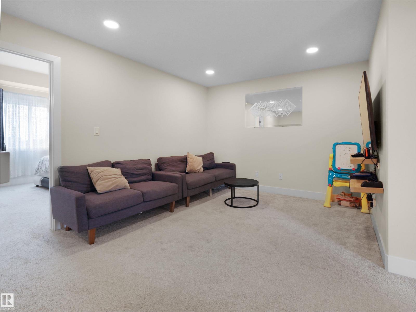9923 222 ST NW - 23