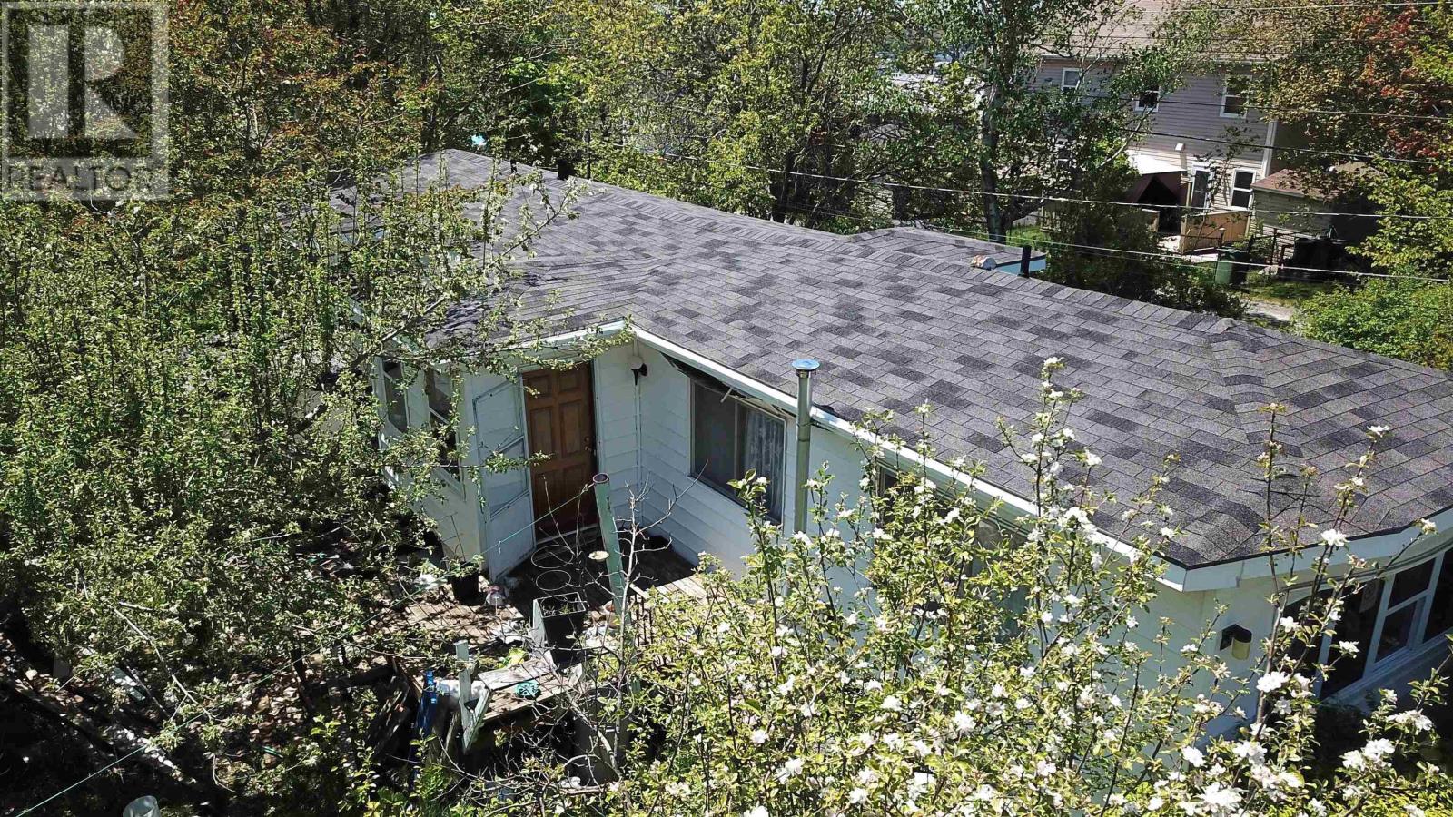 Property 1 of 17 of 2 Vivian Lane