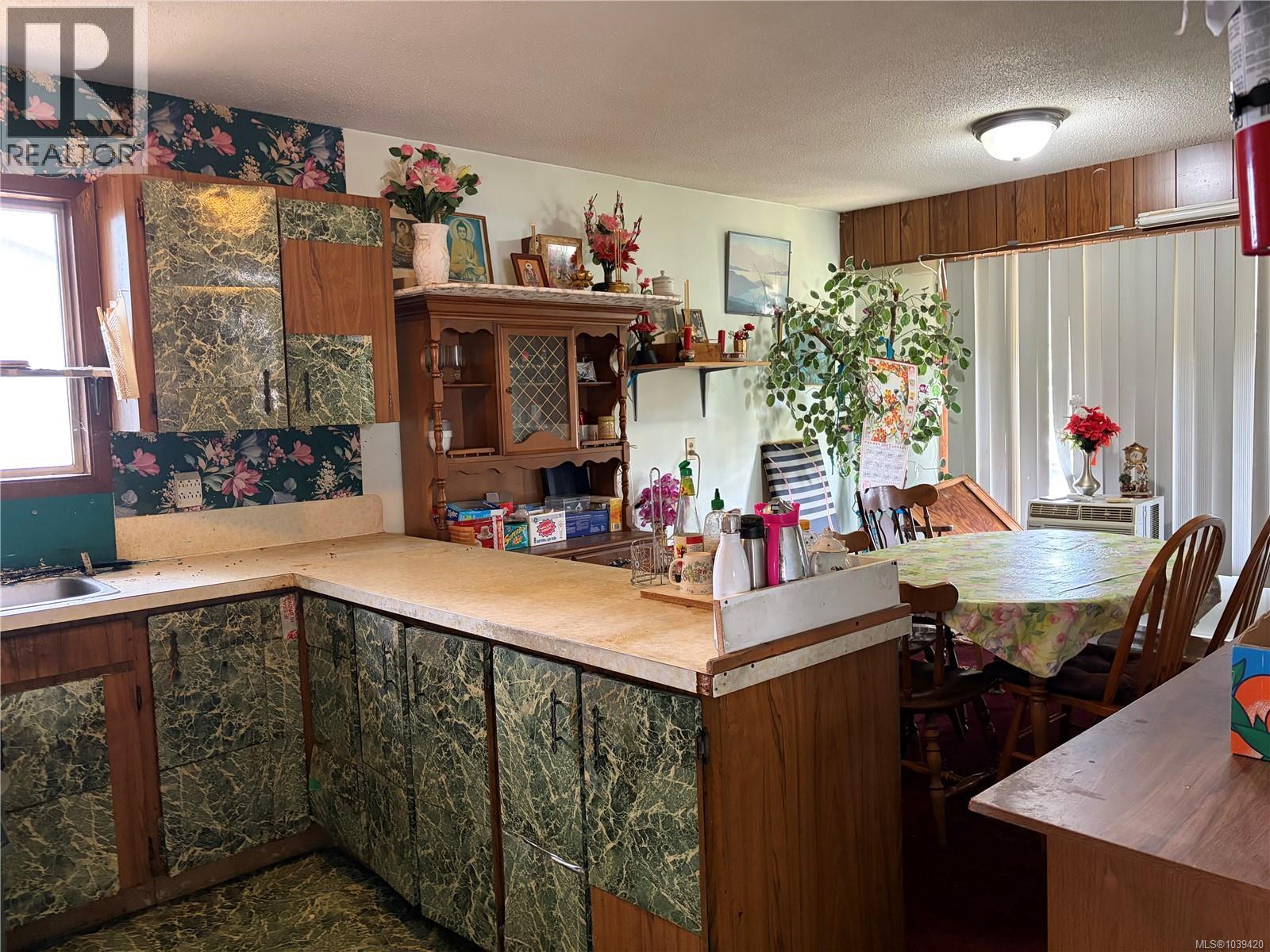 2400 Fitzgerald Ave - 8