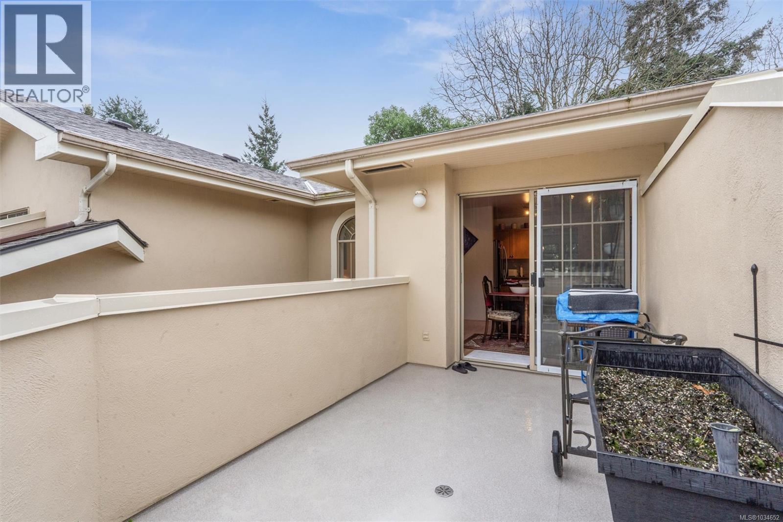 #8 909 Admirals Rd - 23