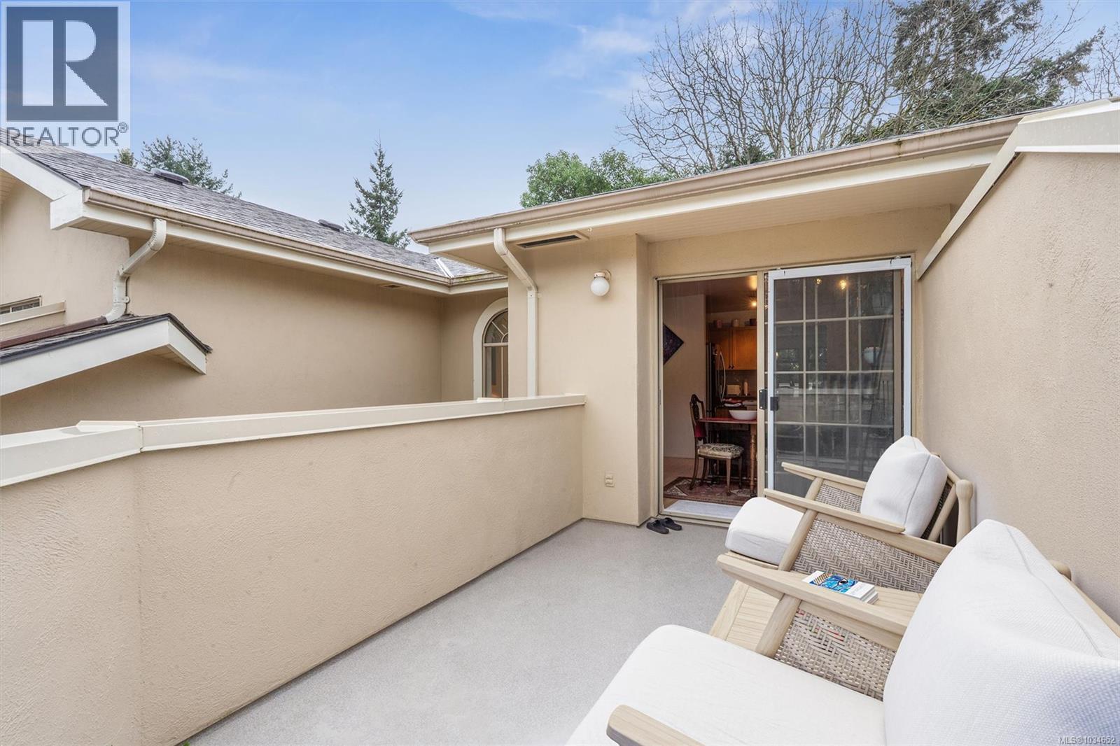 #8 909 Admirals Rd - 22