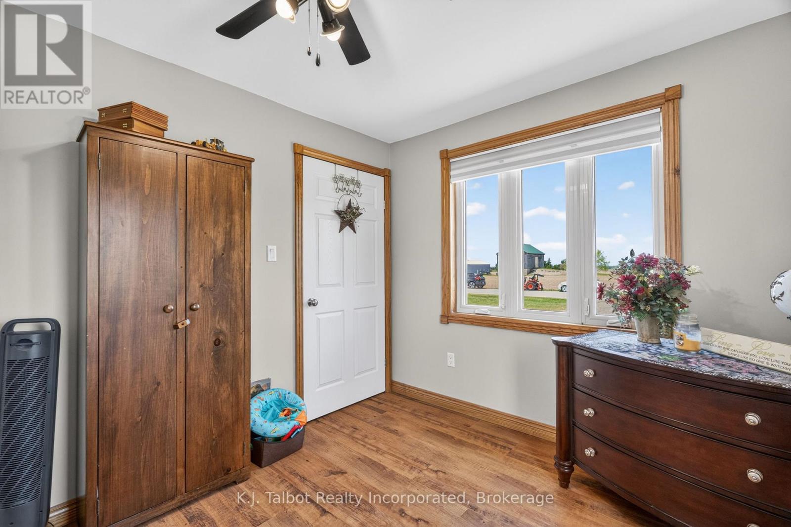 83054 CORRINS LINE - Image 32