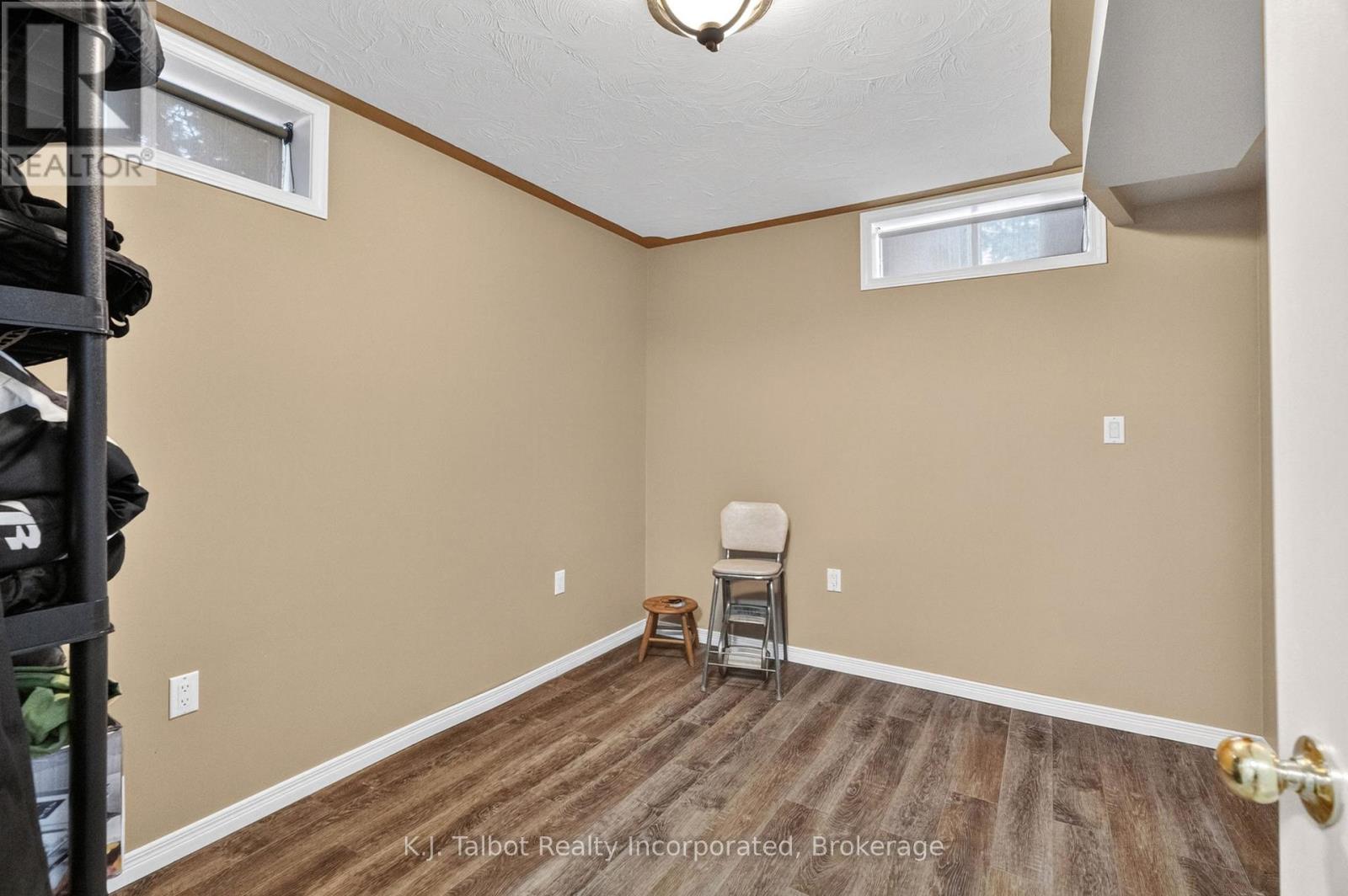 83054 CORRINS LINE - Image 46