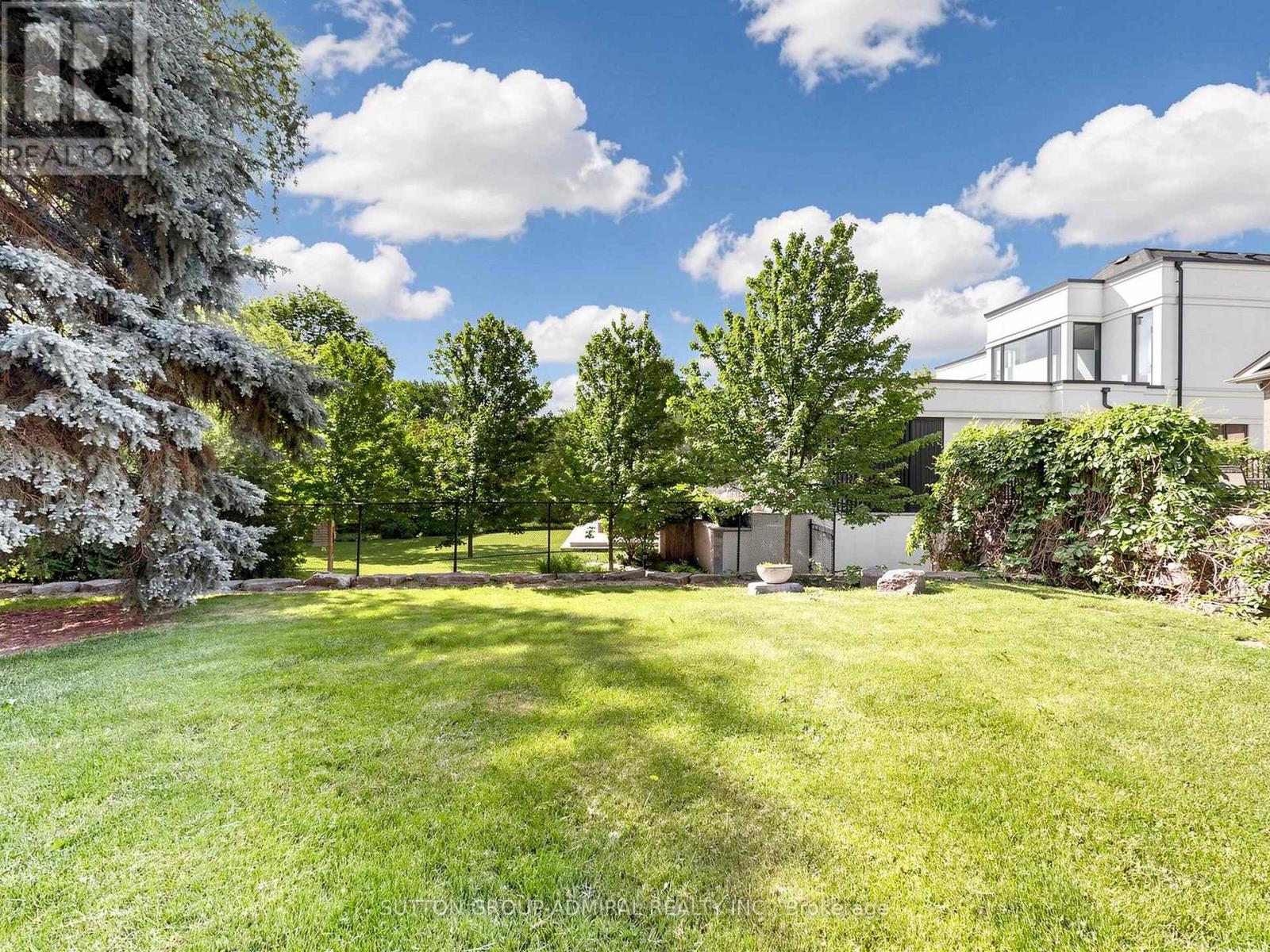 3 RAYMOND DRIVE - 31
