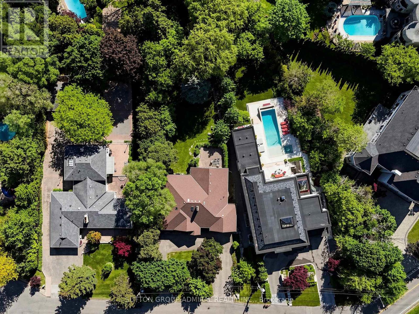 3 RAYMOND DRIVE - 35