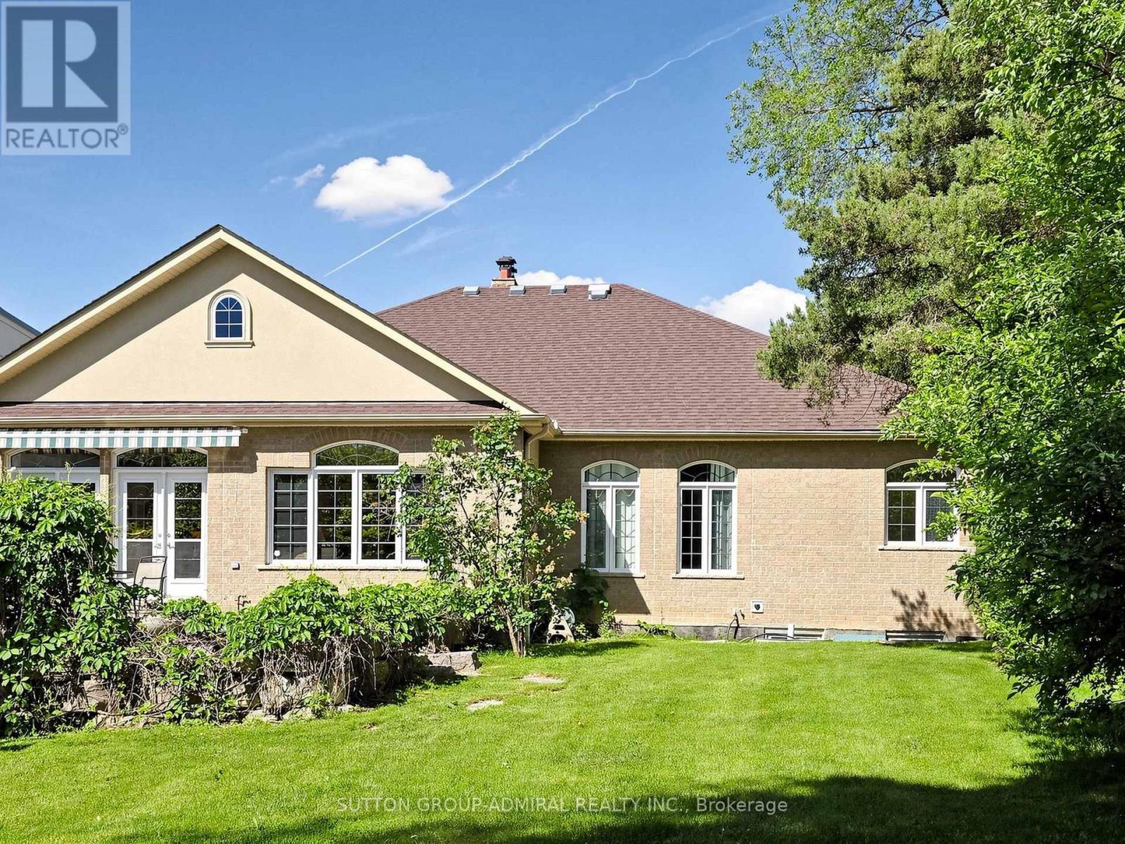 3 RAYMOND DRIVE - 28
