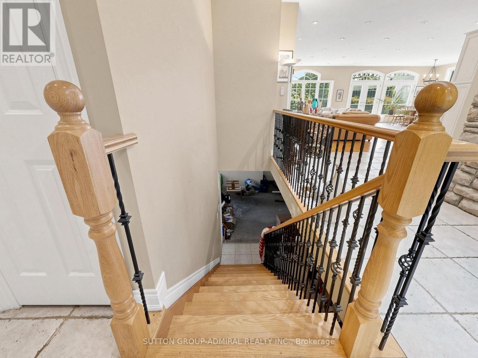 3 RAYMOND DRIVE - 25