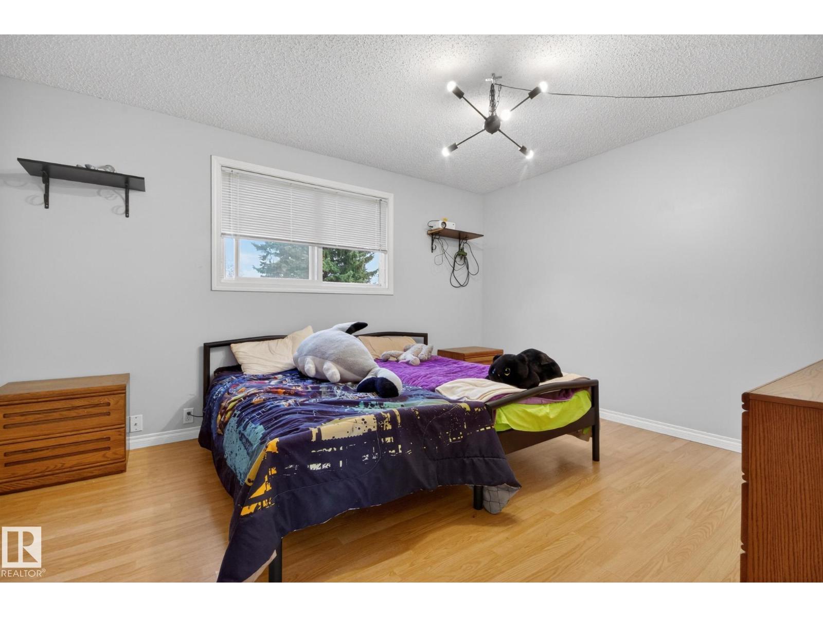 #11 2131 OAK ST — photo 17
