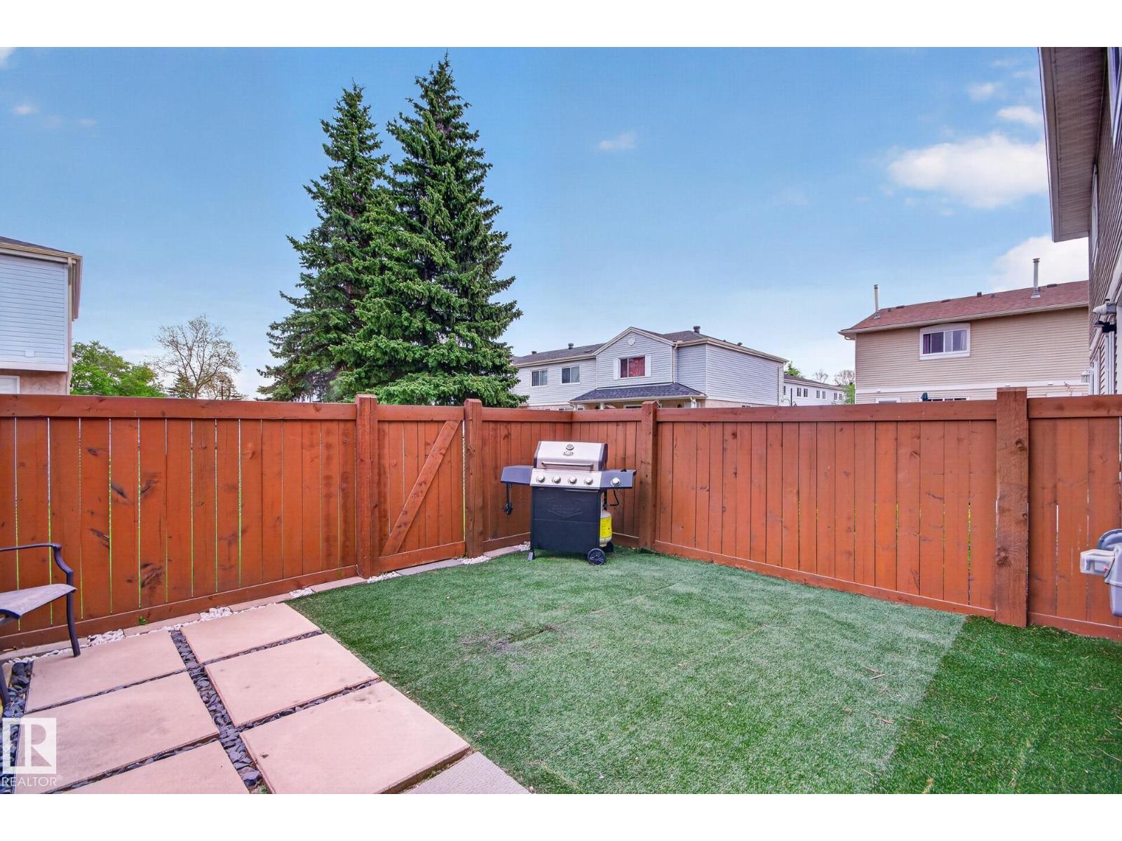#11 2131 OAK ST — photo 24