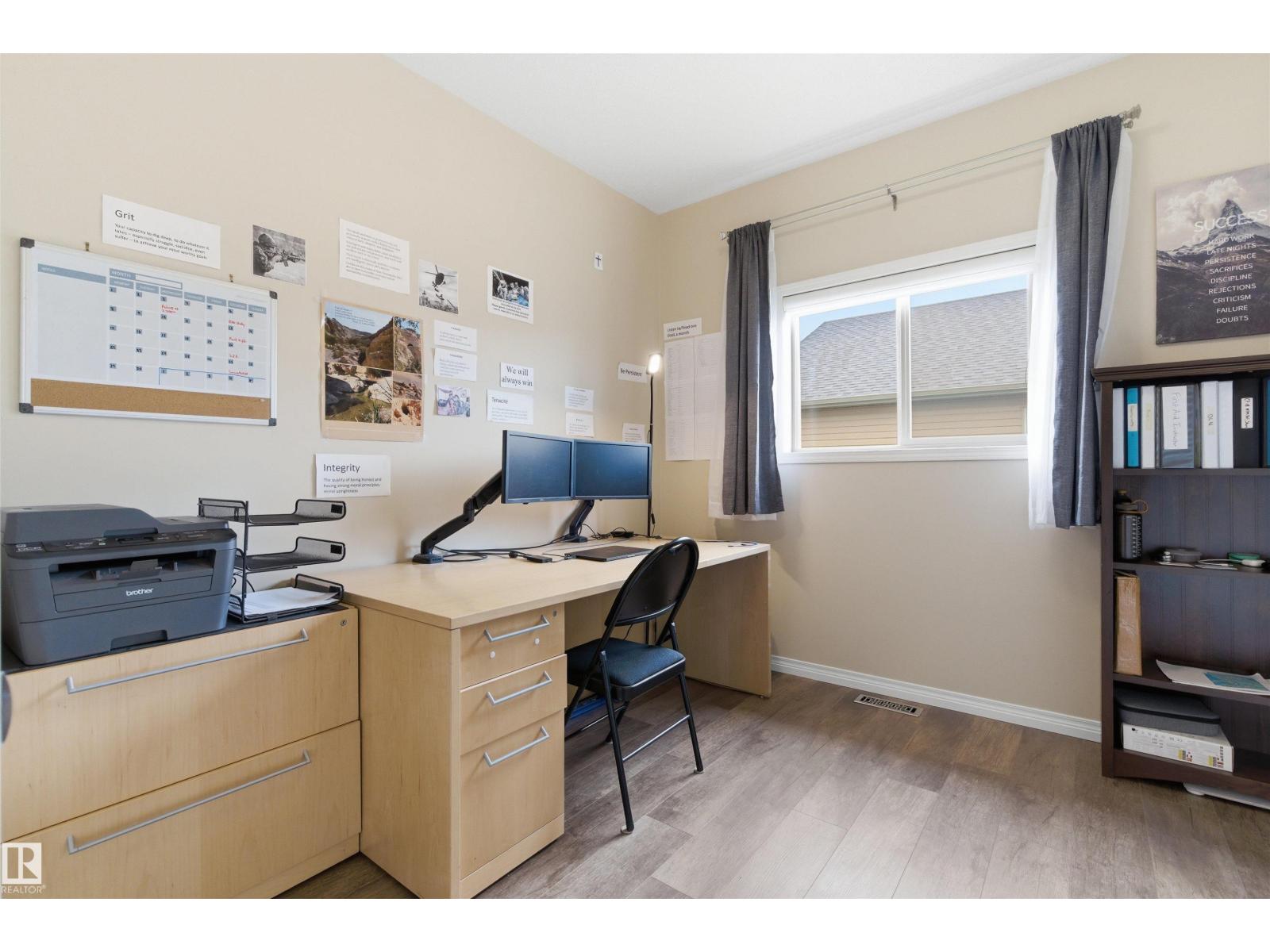 4923 58 AV — photo 15