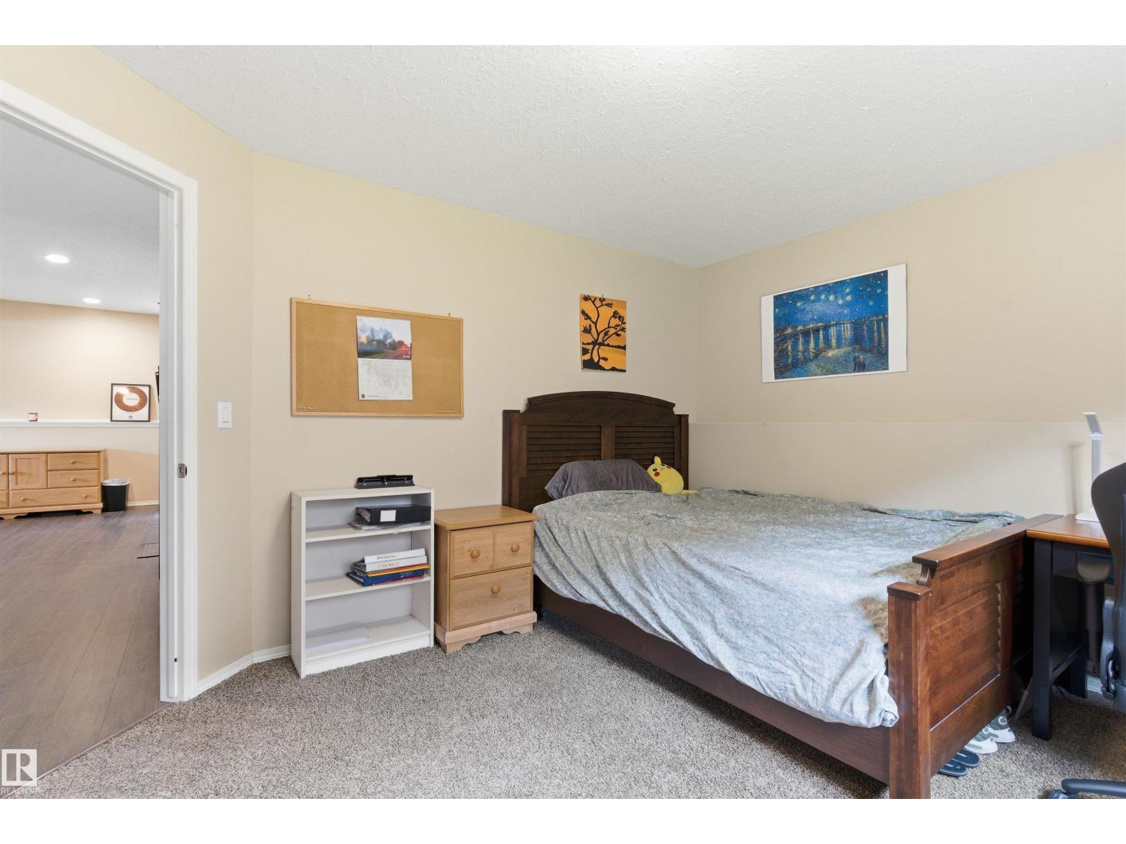 4923 58 AV — photo 25