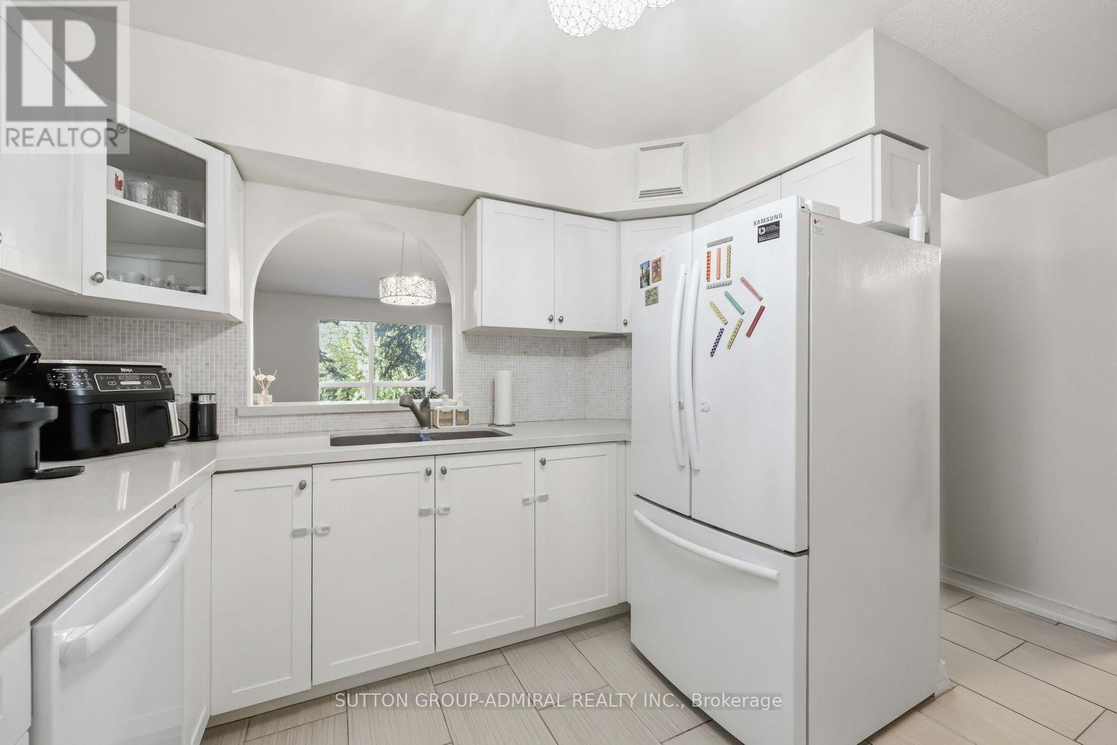 #220 326 MAJOR MACKENZIE DRIVE - 14