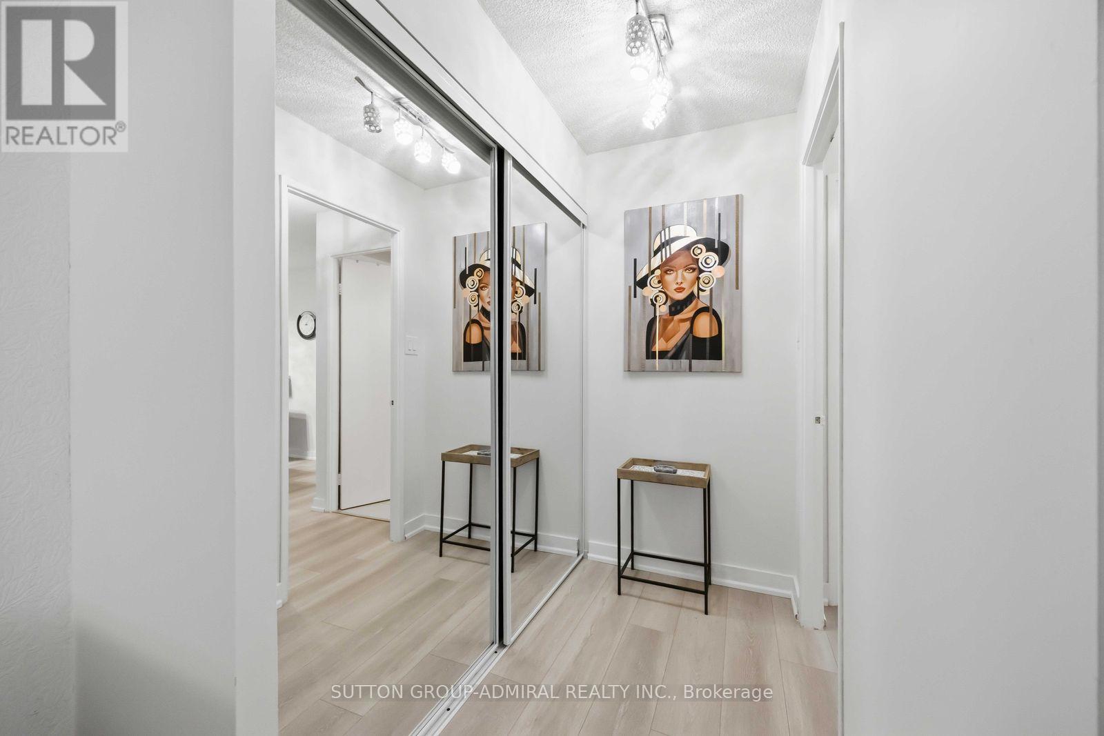 #220 326 MAJOR MACKENZIE DRIVE - 15