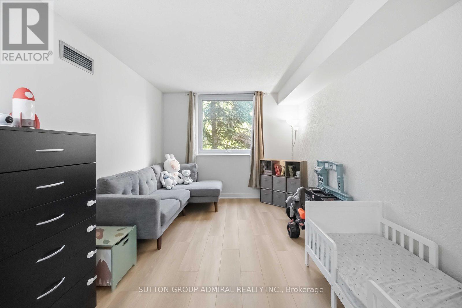 #220 326 MAJOR MACKENZIE DRIVE - 16