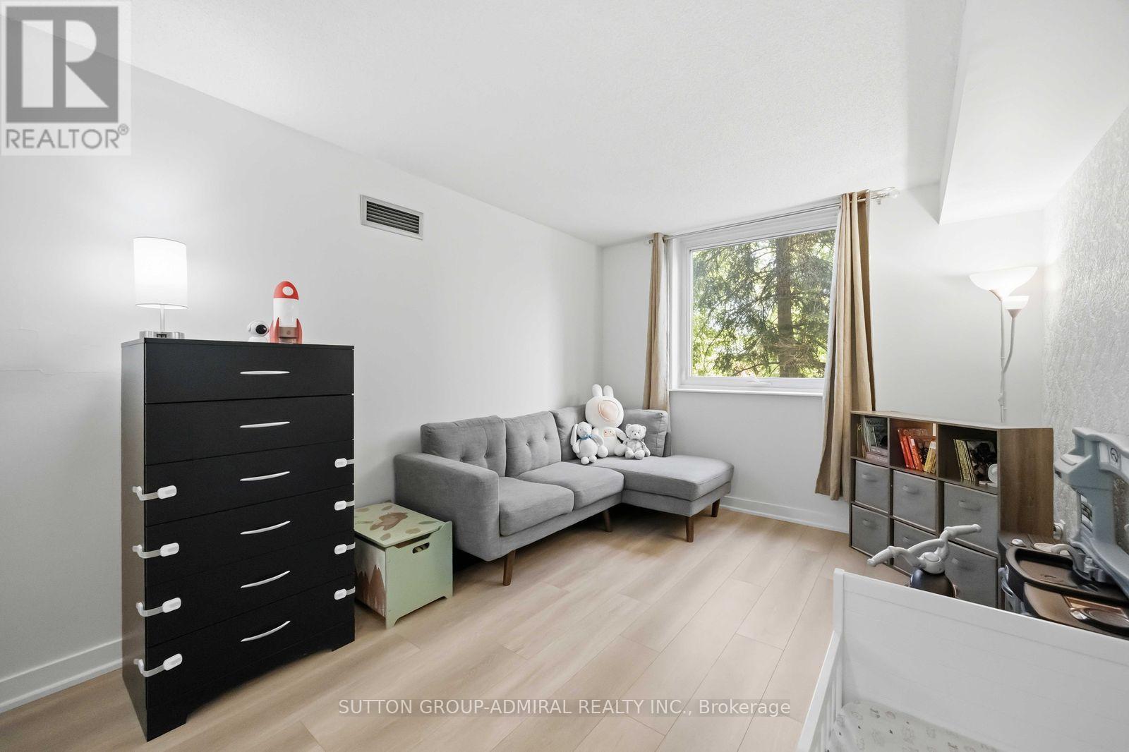 #220 326 MAJOR MACKENZIE DRIVE - 17