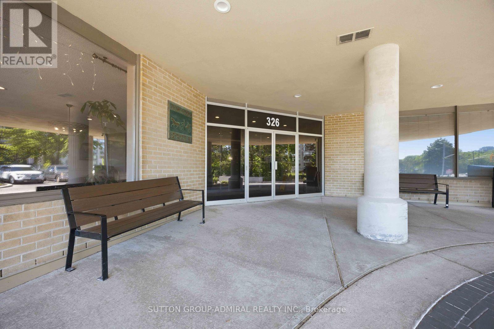 #220 326 MAJOR MACKENZIE DRIVE - 2
