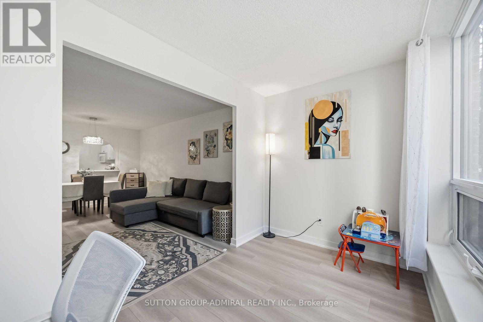 #220 326 MAJOR MACKENZIE DRIVE - 9