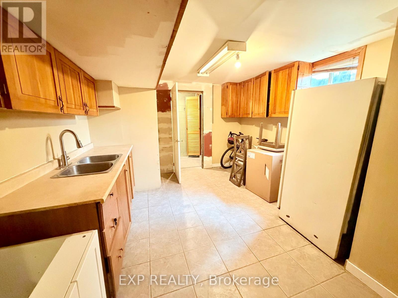 7 FITZ AVENUE - 20