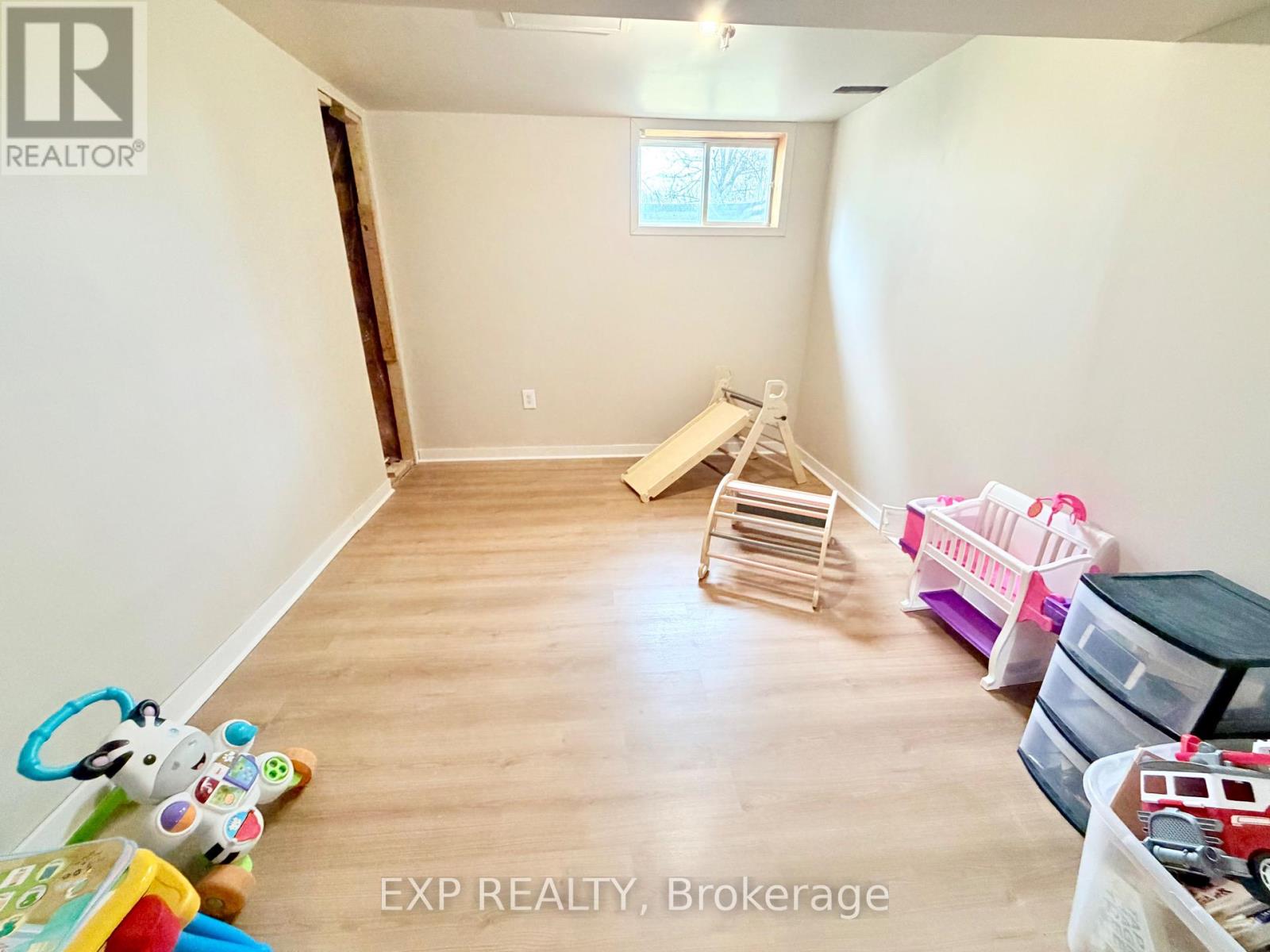 7 FITZ AVENUE - 23