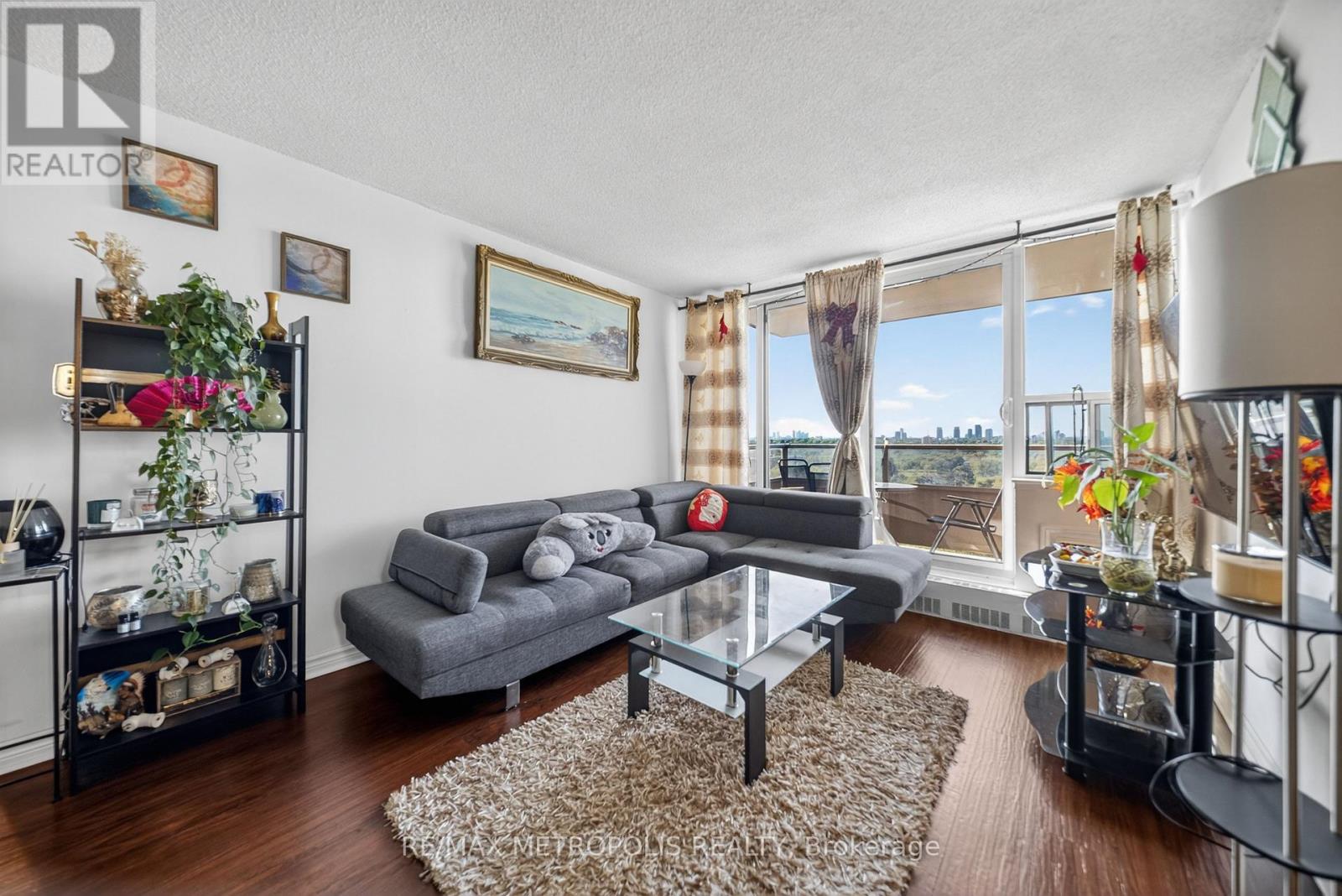 #1102 15 TORRANCE ROAD - 18