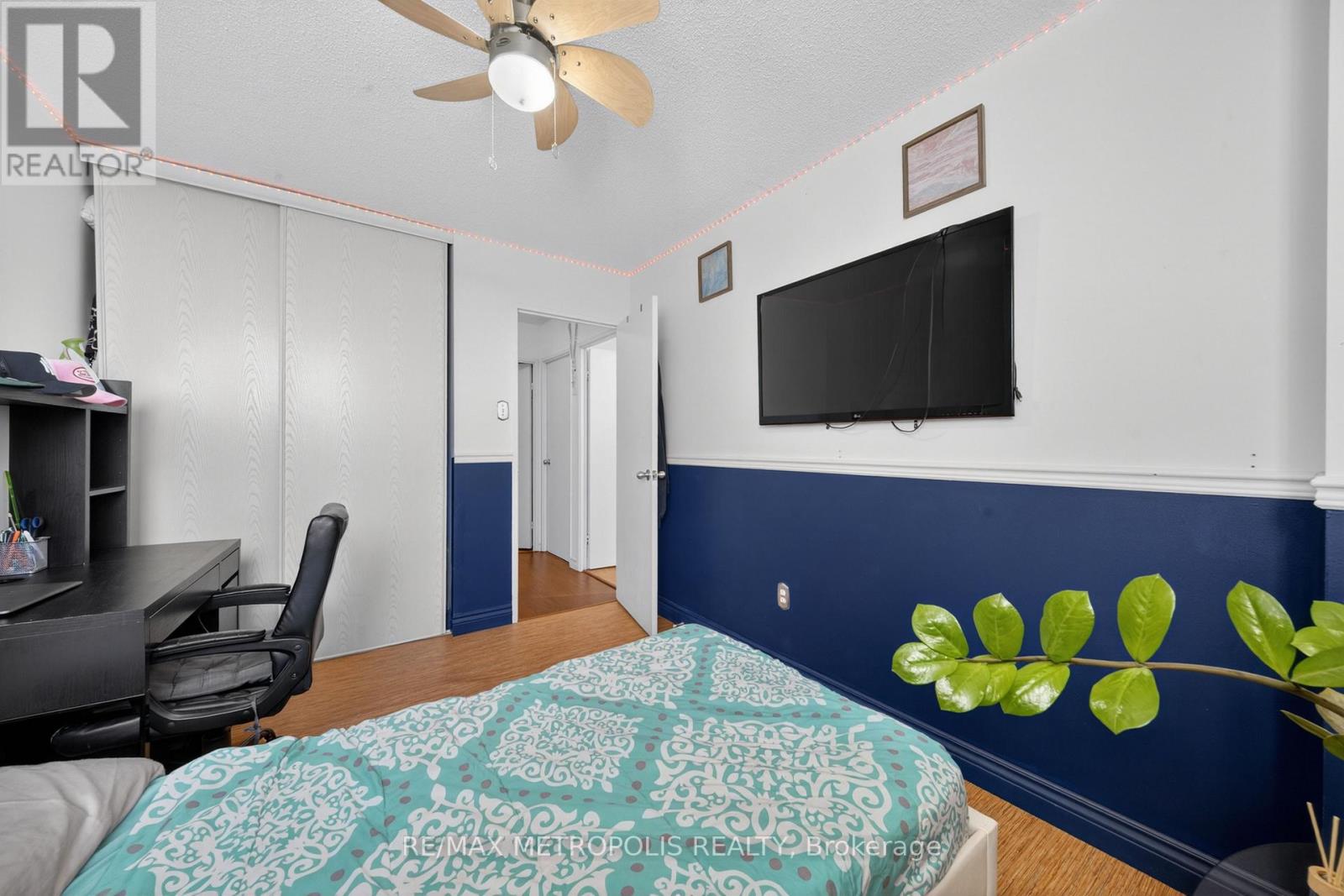 #1102 15 TORRANCE ROAD - 22