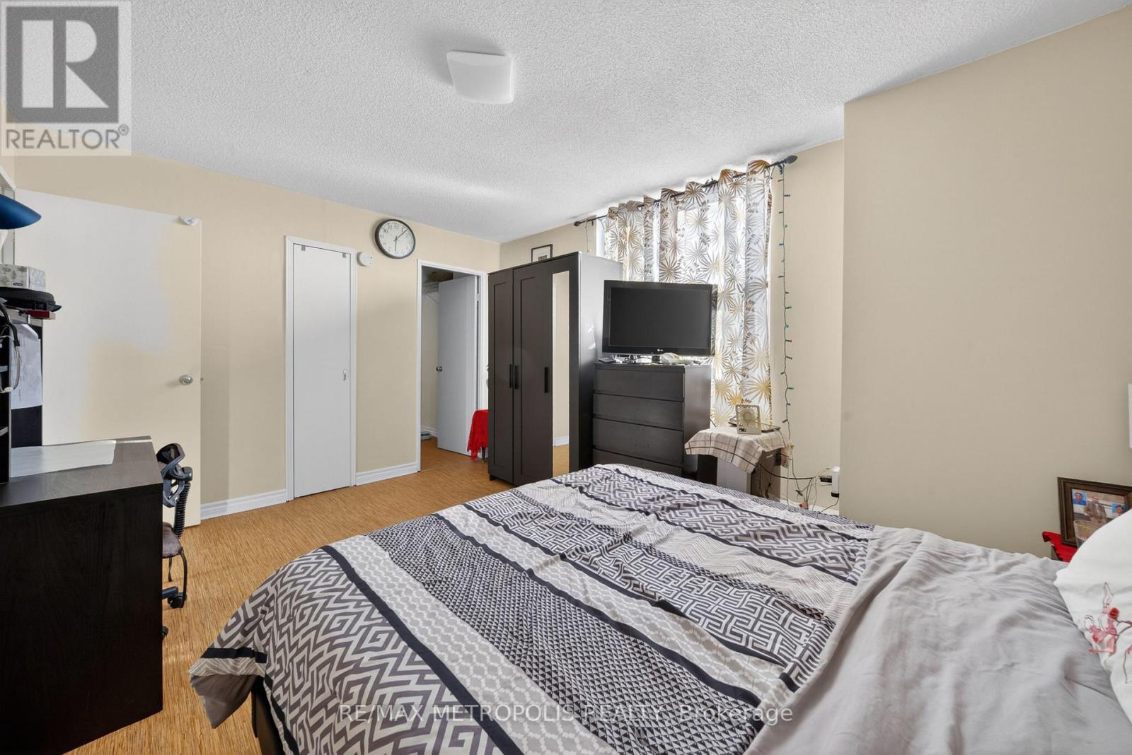 #1102 15 TORRANCE ROAD - 24