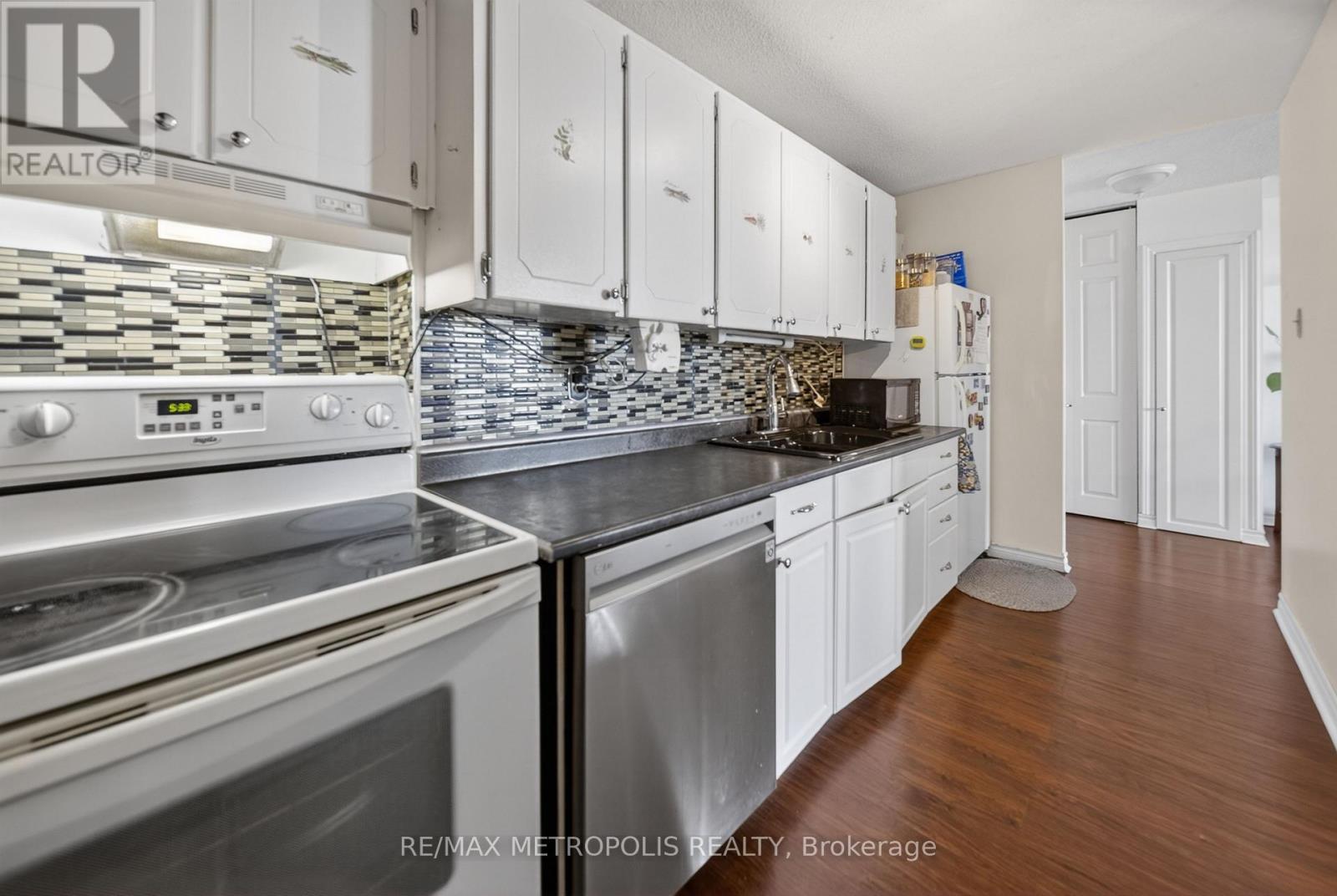 #1102 15 TORRANCE ROAD - 3
