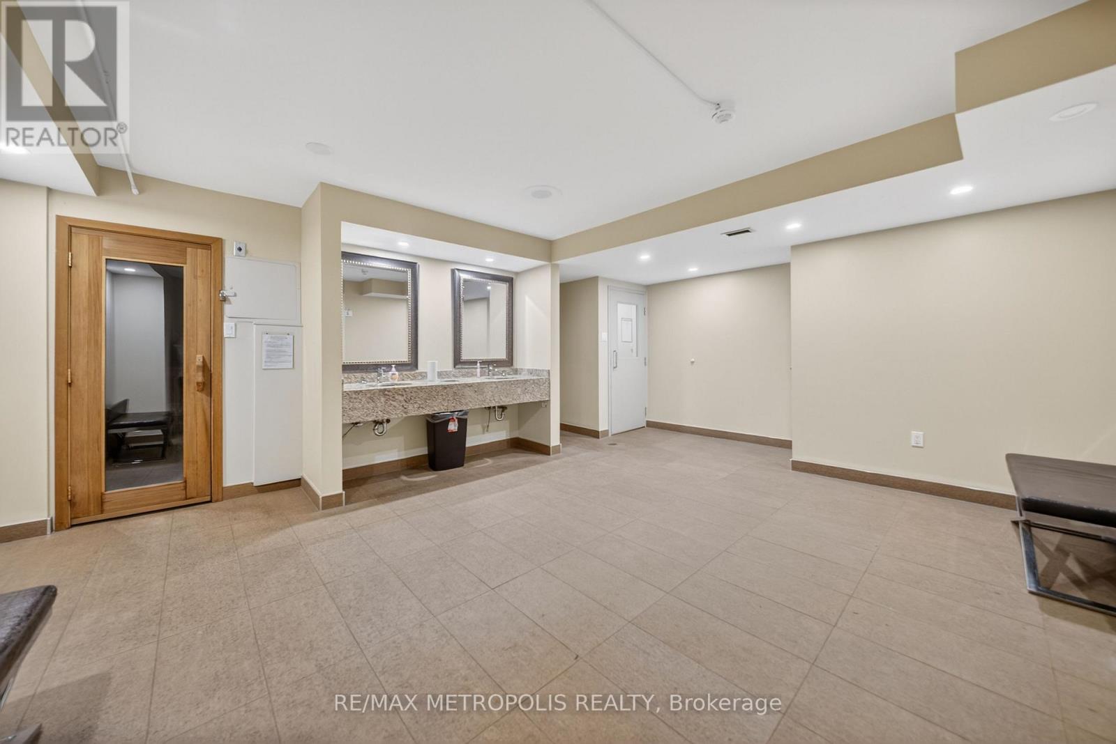 #1102 15 TORRANCE ROAD - 34