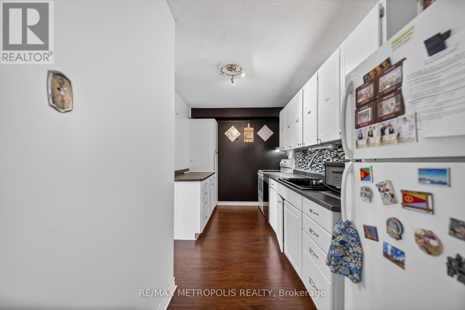 #1102 15 TORRANCE ROAD - 4