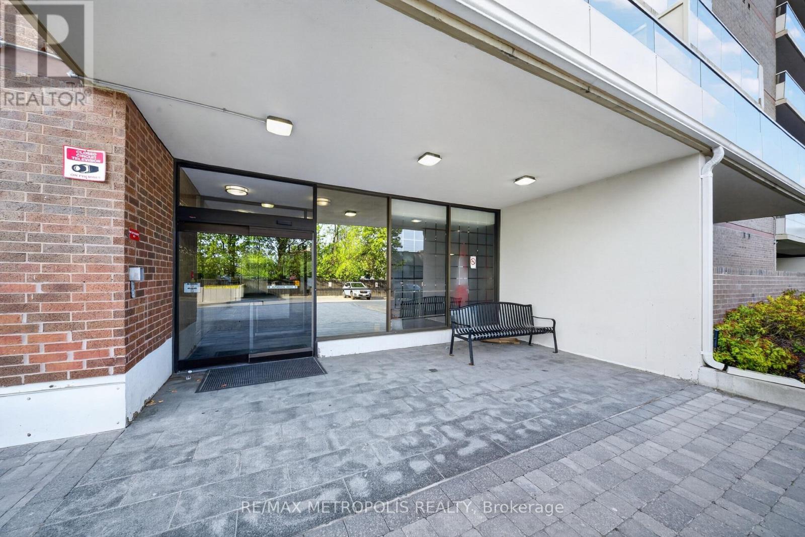 #1102 15 TORRANCE ROAD - 40