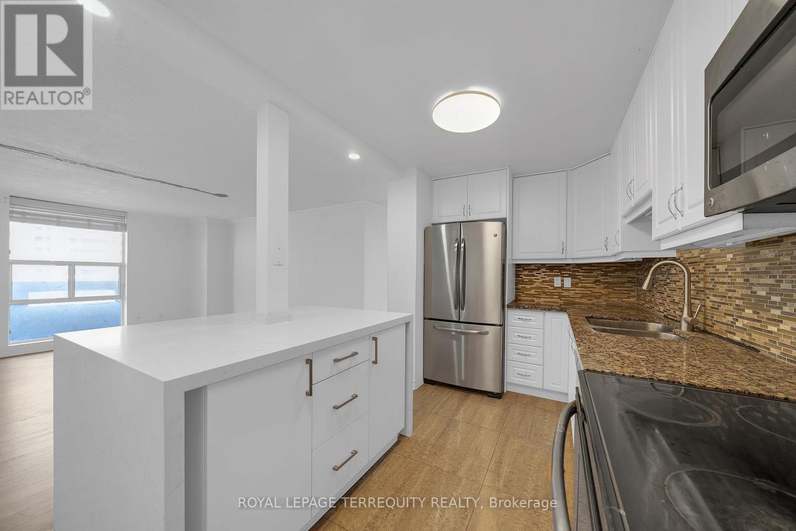 #804 50 INVERLOCHY BOULEVARD - 14