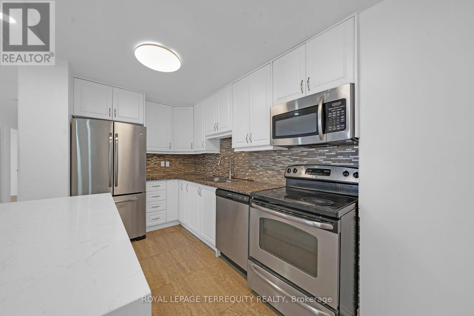 #804 50 INVERLOCHY BOULEVARD - 13