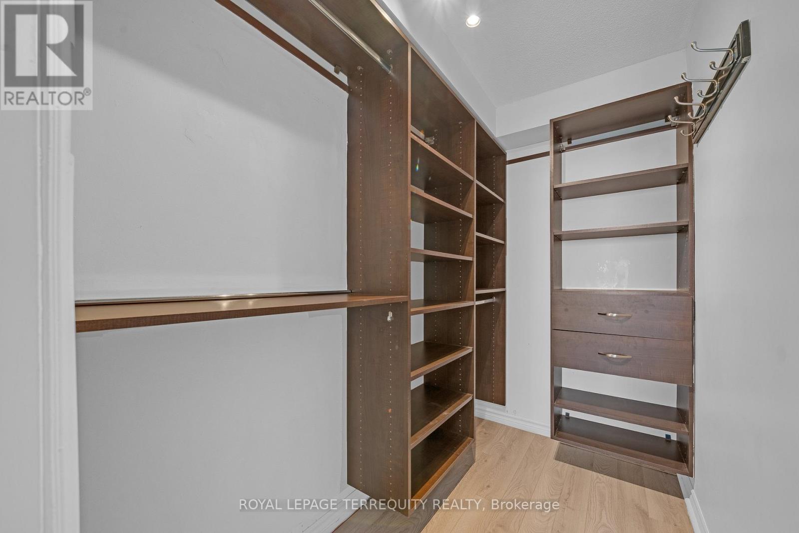 #804 50 INVERLOCHY BOULEVARD - 26