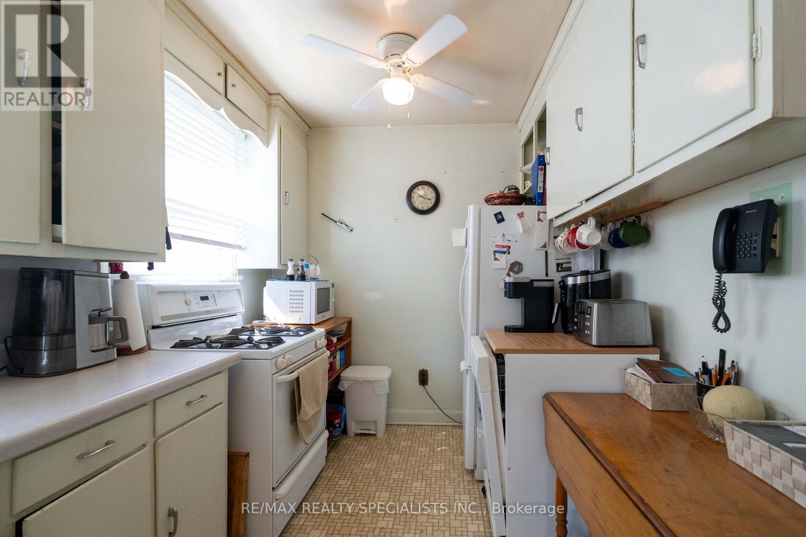 1481 GARNET AVENUE - 25