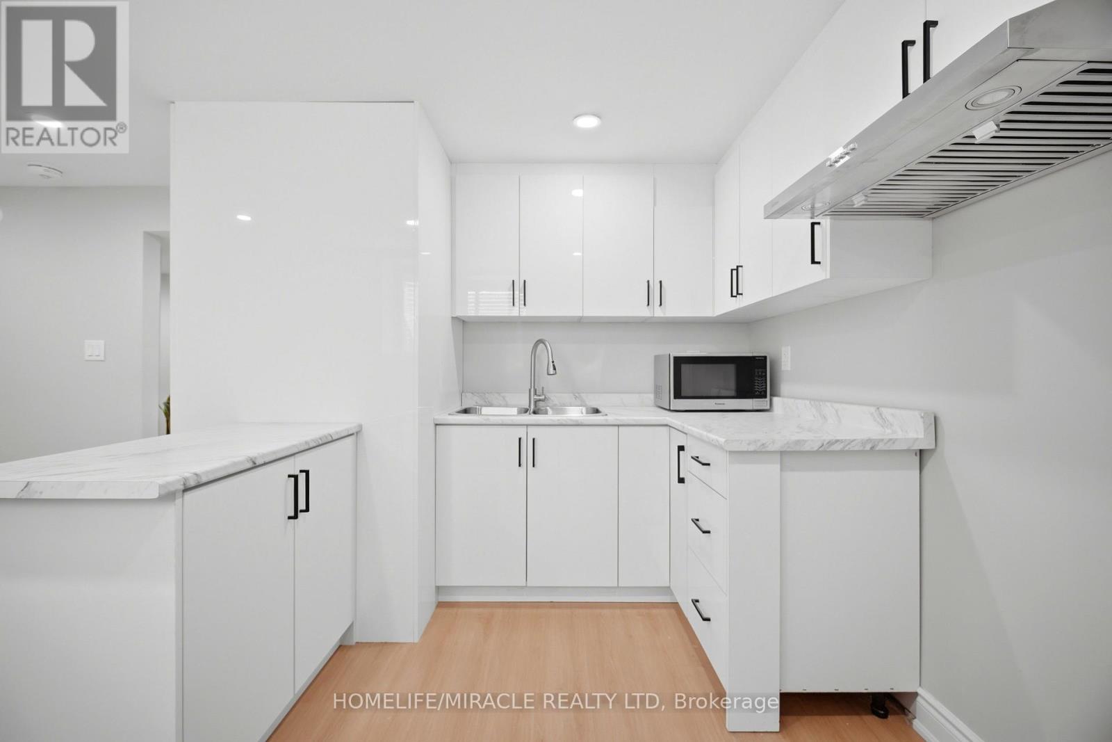 96 BONHAM BOULEVARD - 25