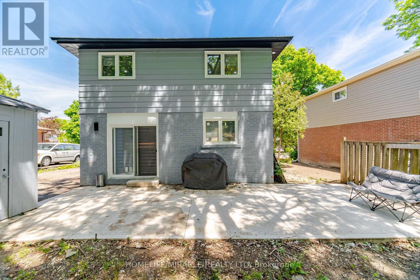 96 BONHAM BOULEVARD - 32