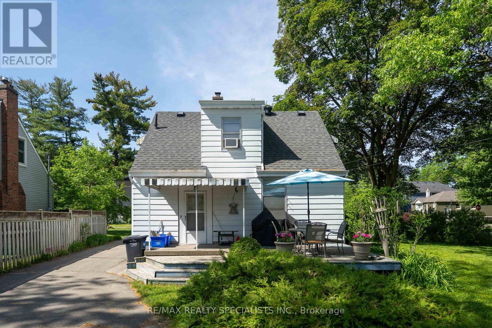 1481 GARNET AVENUE - 18