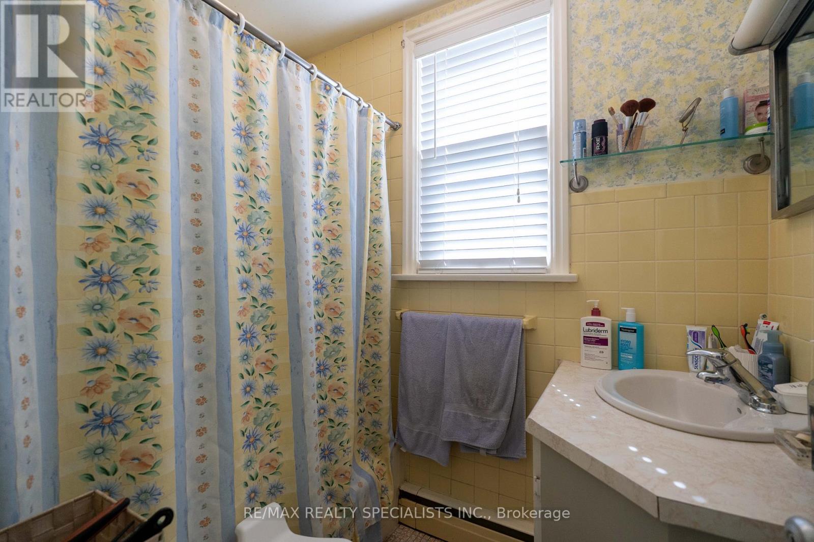 1481 GARNET AVENUE - 27