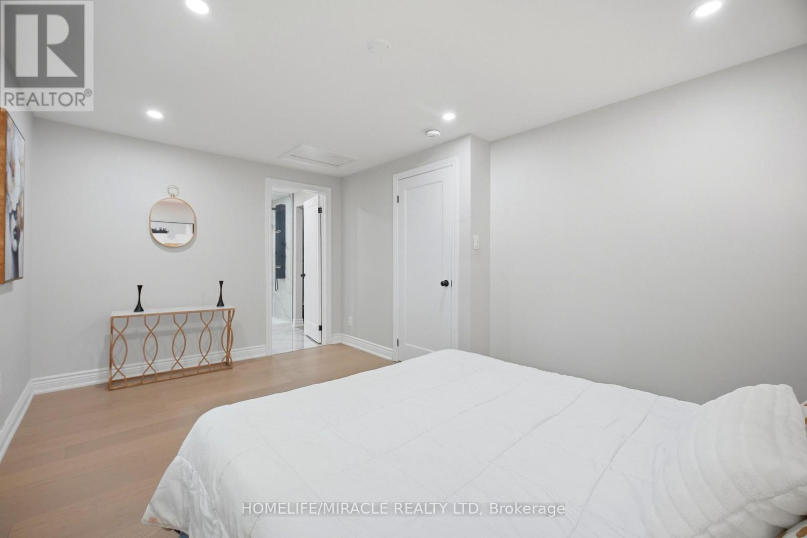 96 BONHAM BOULEVARD - 16