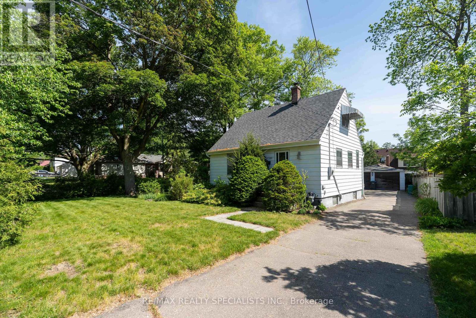 1481 GARNET AVENUE - 16