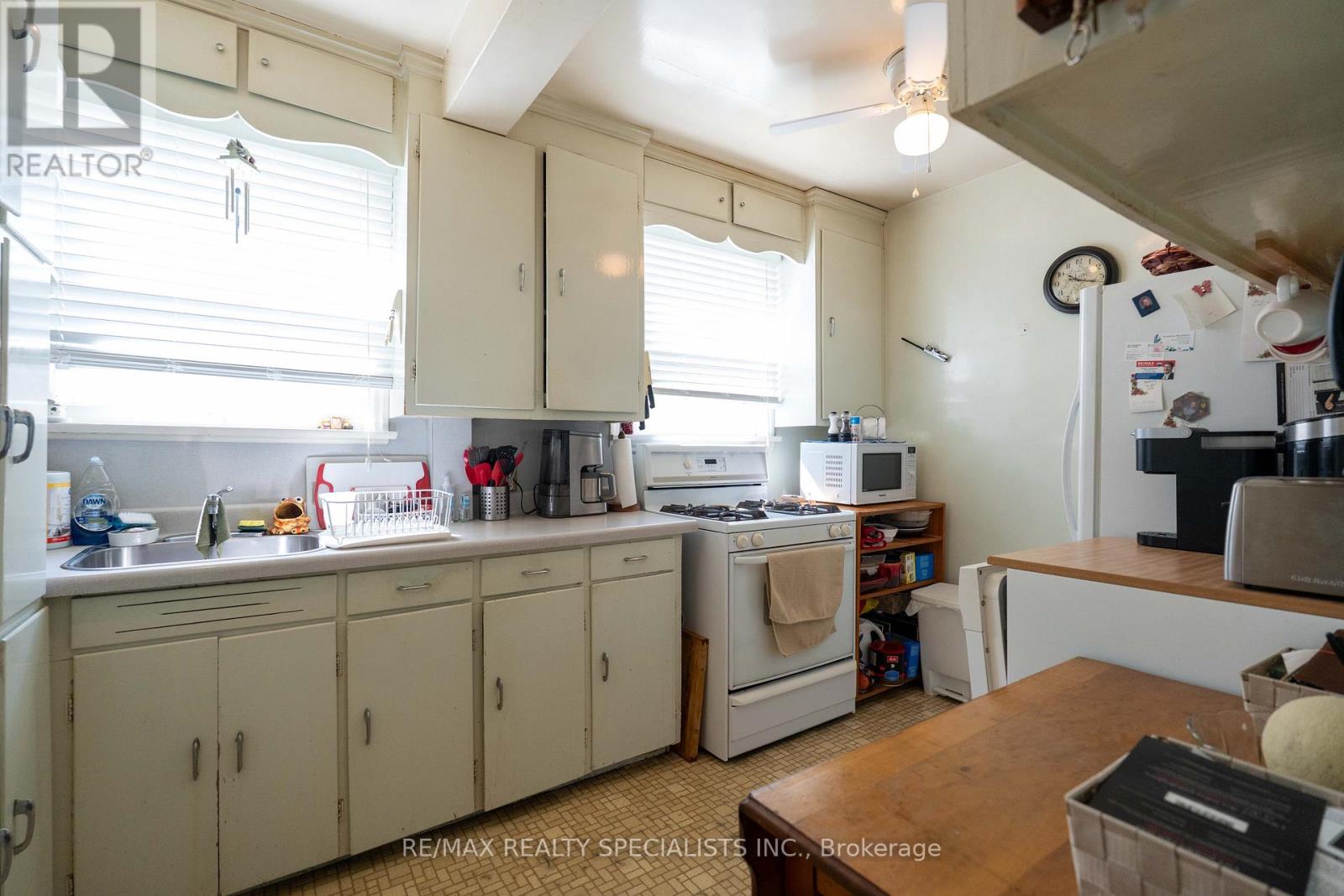 1481 GARNET AVENUE - 24