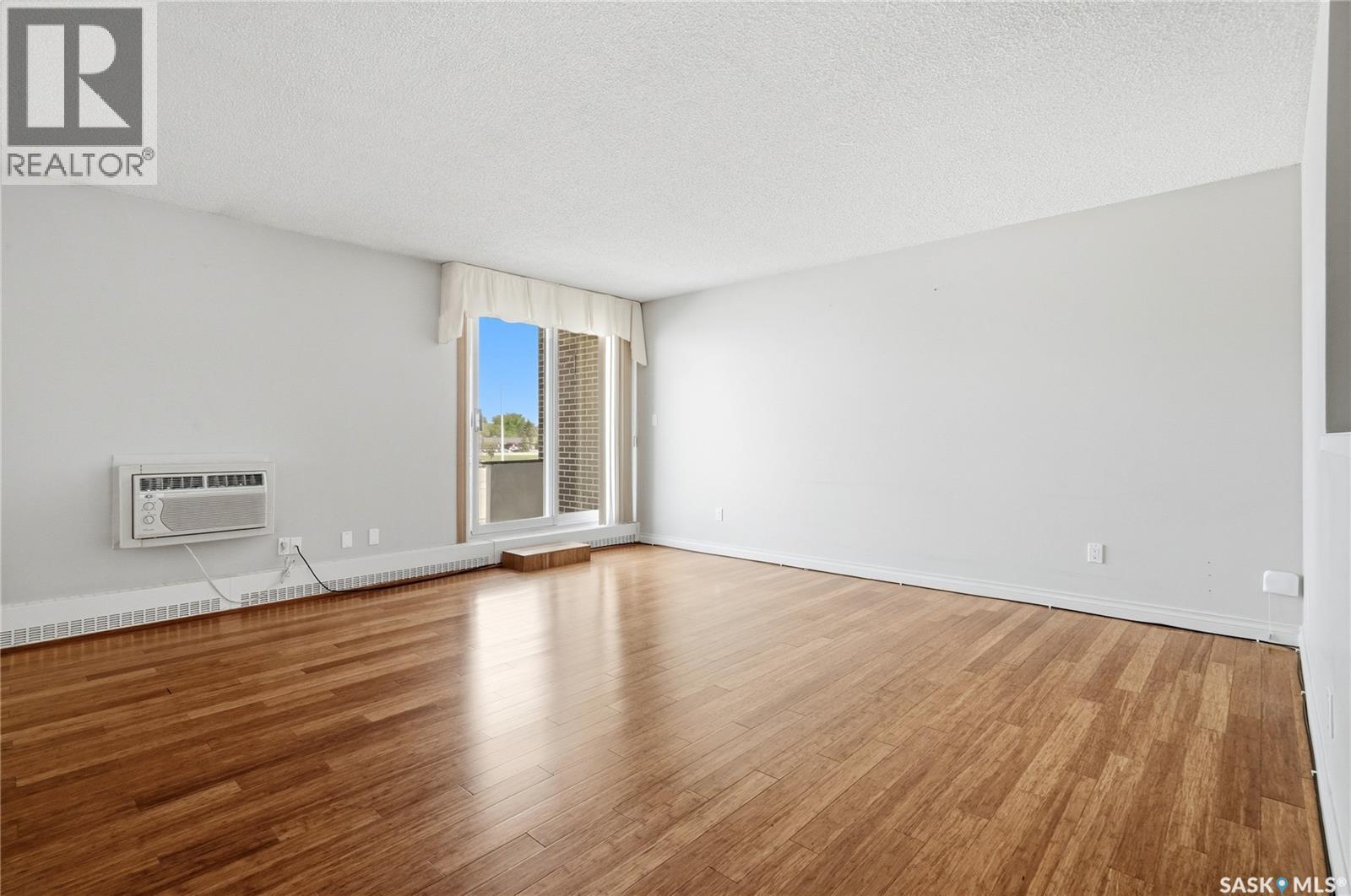201 4545 Rae STREET - photo 4