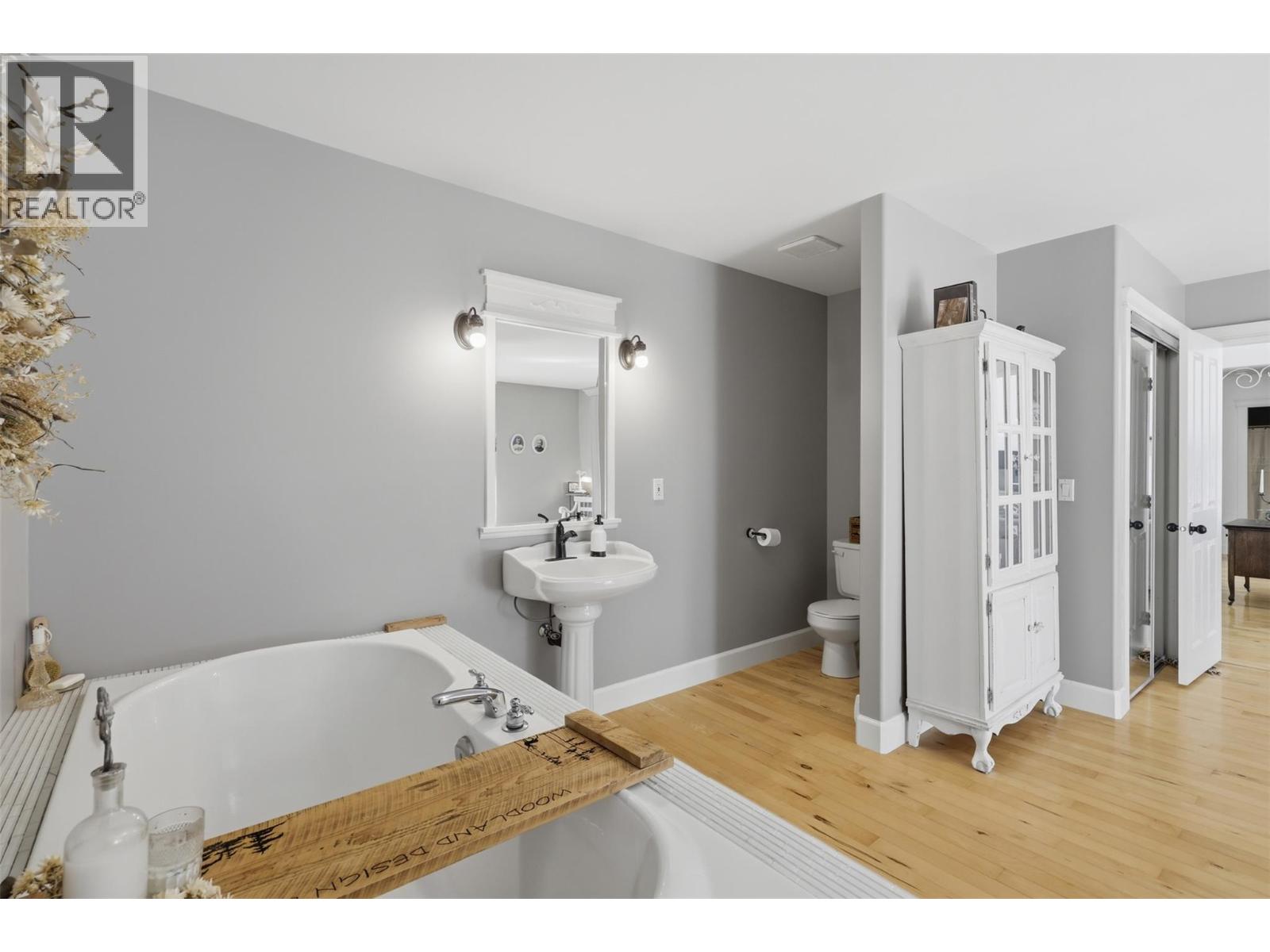 4685 KAMLOOPS VERNON Highway - 31