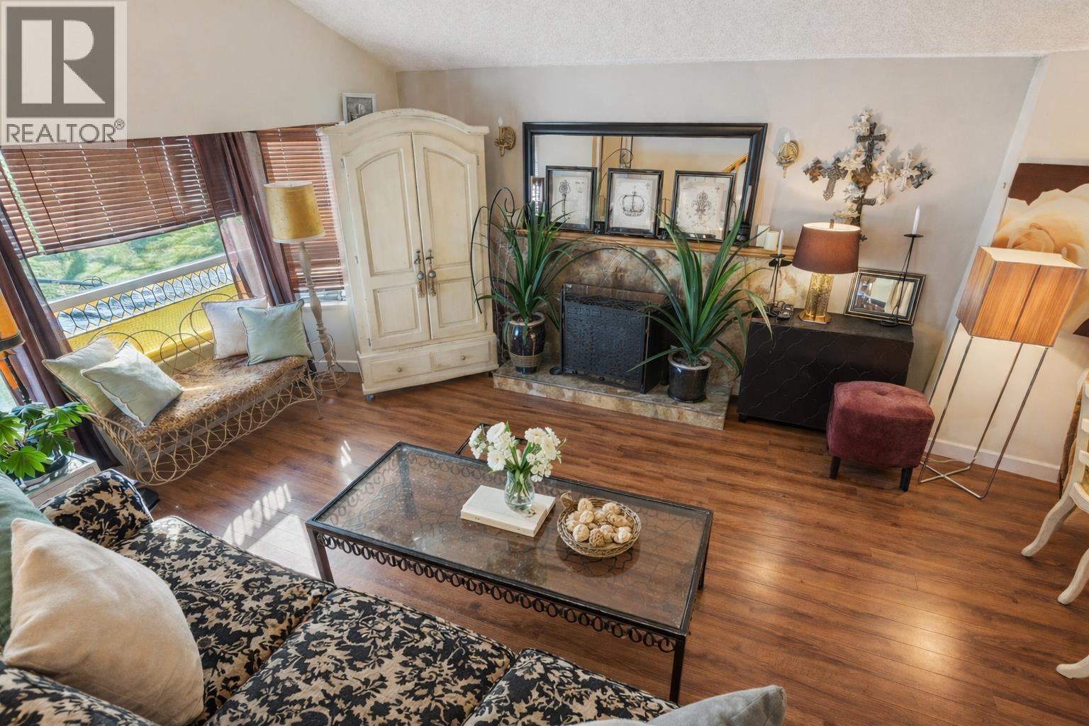 875 PORTEAU PLACE, North Vancouver